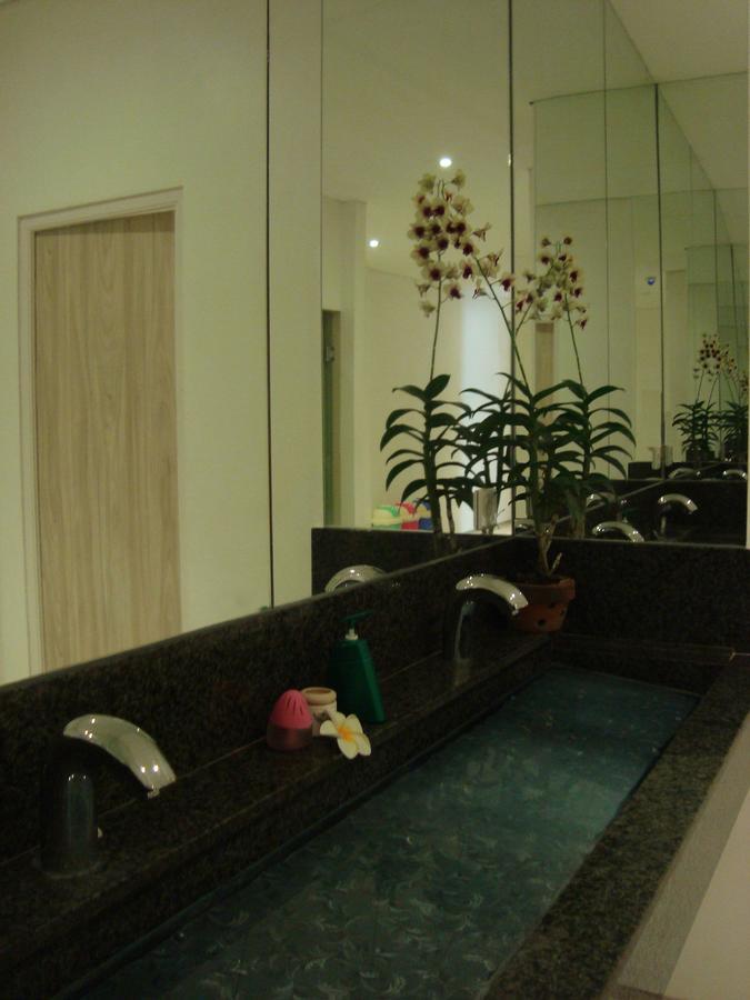 Bali Caps Hostel Кута Экстерьер фото
